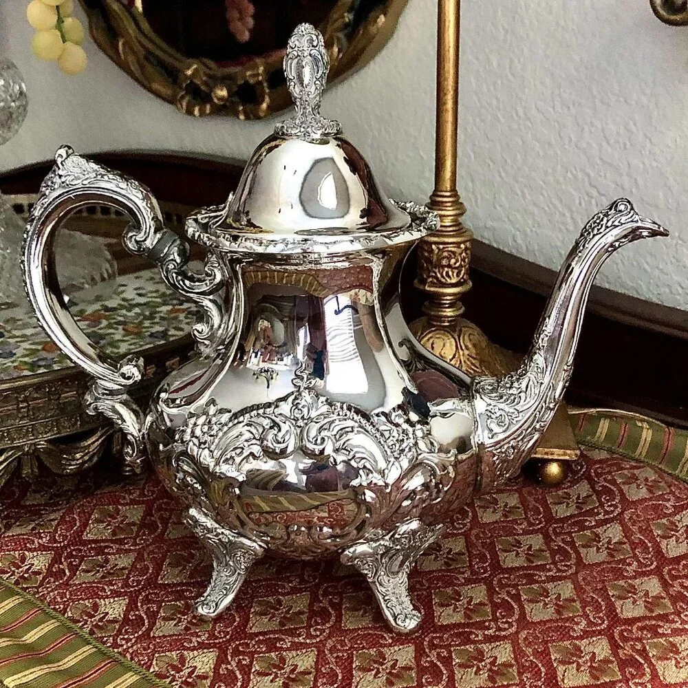 Vintage TOWLE Victorian Cameo Crest Silver Plate Teapot Hinged-lid